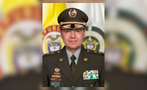 Gustavo Petro denuncia presunto plan para afectar su seguridad y ordena retiro del general Edwin Urrego