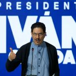 Iván Cepeda acepta los resultados electorales y anuncia que ejercerá una oposición democrática.