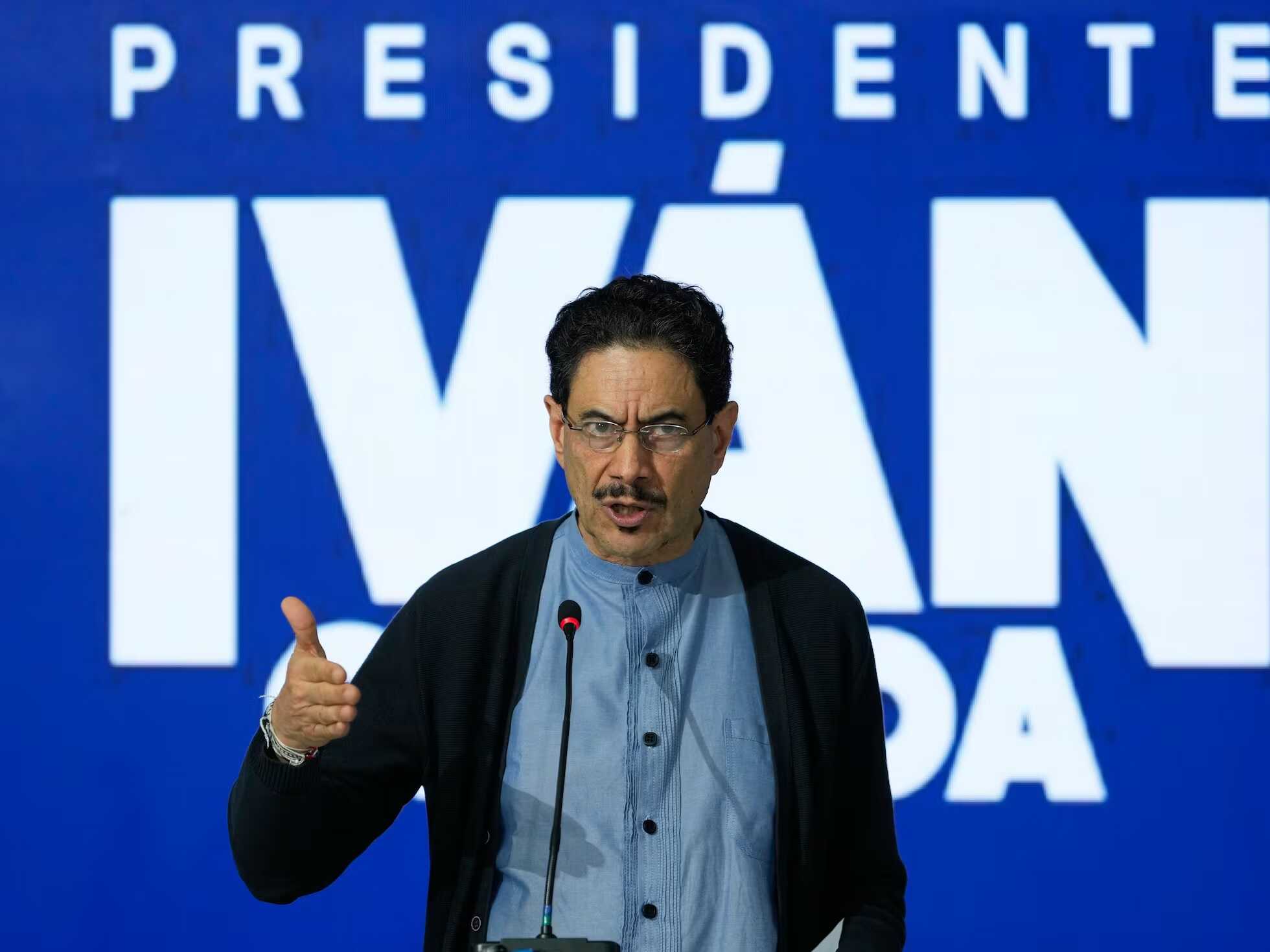 Iván Cepeda acepta los resultados electorales y anuncia que ejercerá una oposición democrática.