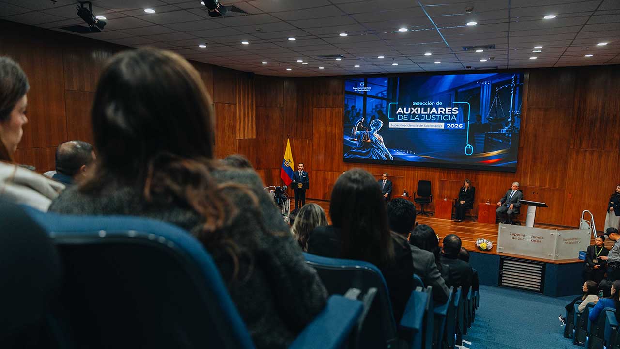 ‘El que no funcione con transparencia, se va’: Presidente De La Espriella