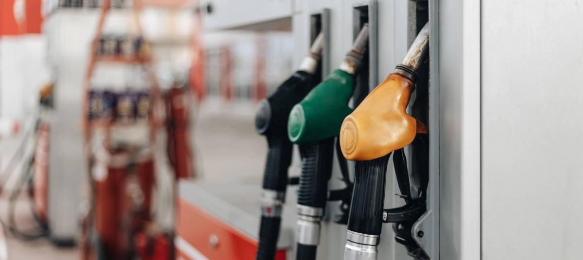 No habrá Alza de la Gazolina, Presidente Abelardo De La Espriella ordena revertir aumento de $46 en el precio del galón de gasolina durante octubre